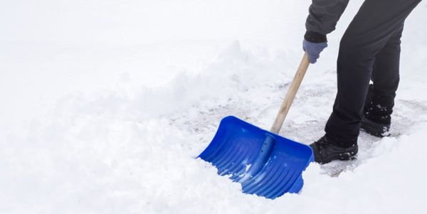 wd40 eviter neige coller pelle